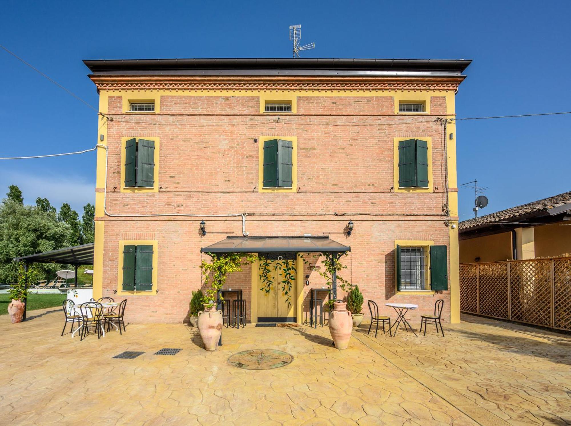 Bed and Breakfast La Casa Di Valeria - Модена Екстер'єр фото