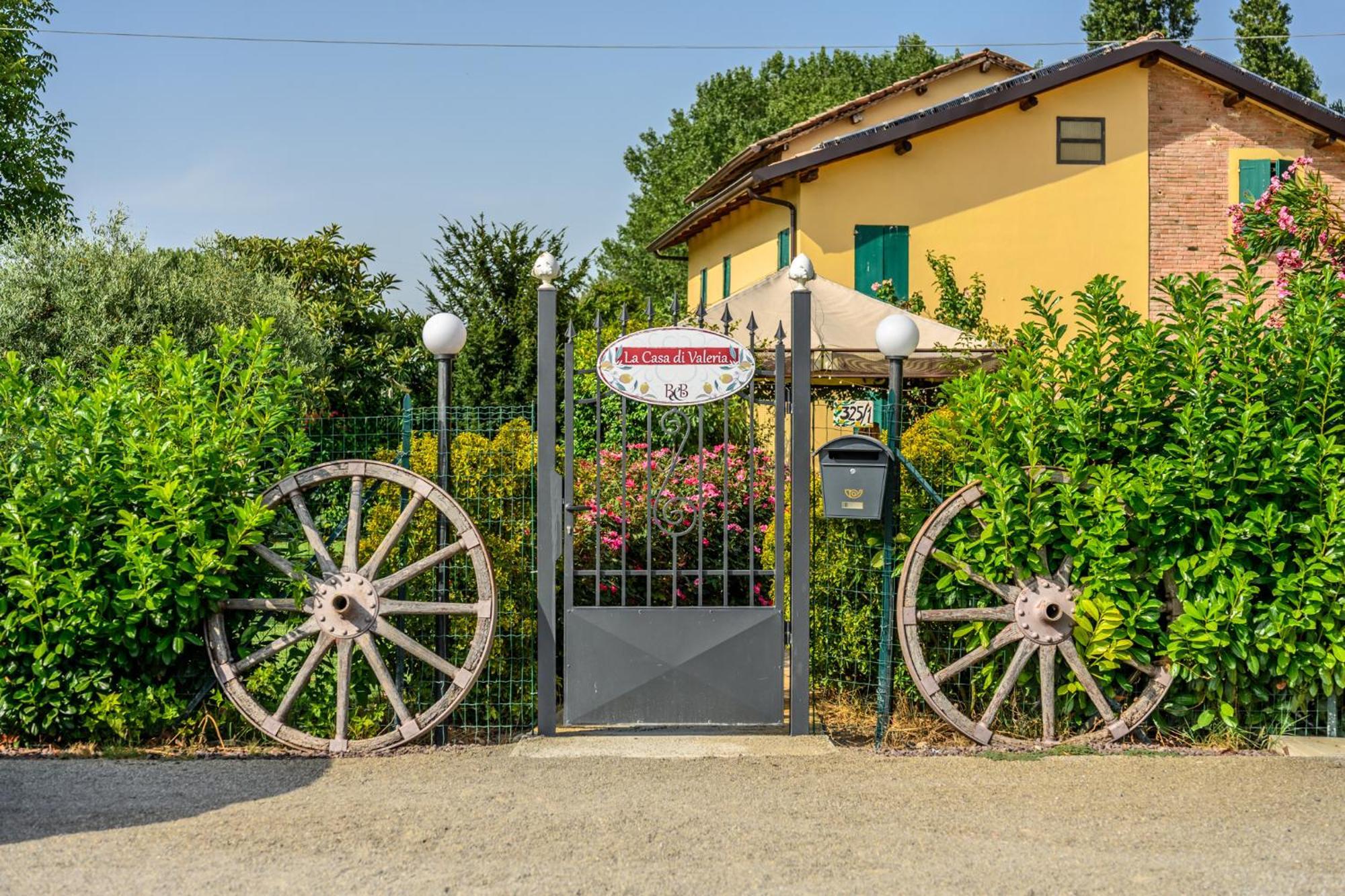 Bed and Breakfast La Casa Di Valeria - Модена Екстер'єр фото
